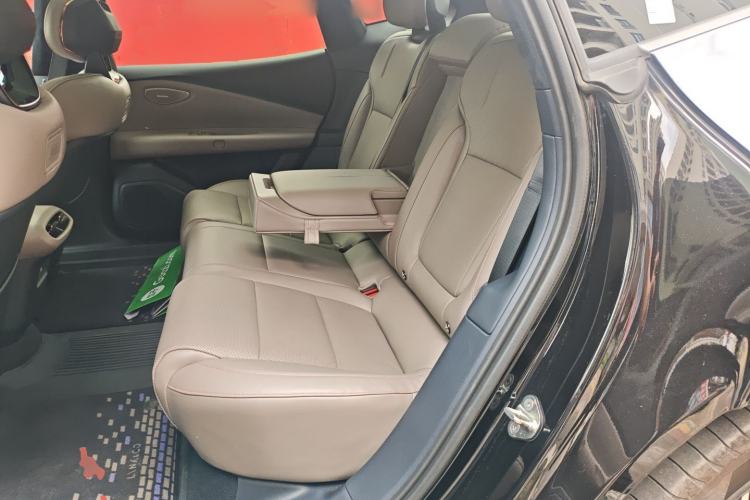 Used Lynk & Co Z10 2025 95 kWh 766 km Range Rear-Wheel Drive Max
