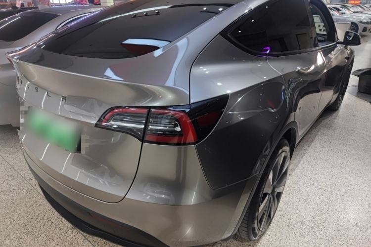 Used Tesla Model Y 2022 Long-Range All-Wheel-Drive Version