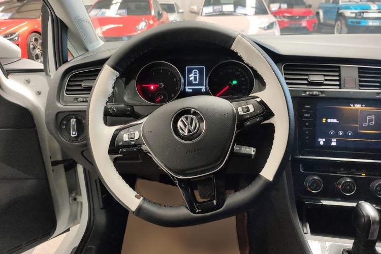 Used Volkswagen Golf 2020 200TSI DSG Comfortable and Ambitious Edition