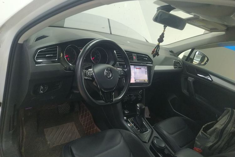 Used Volkswagen Tiguan L 2017 330TSI Automatic Two-Wheel Drive Comfort Edition Center Console