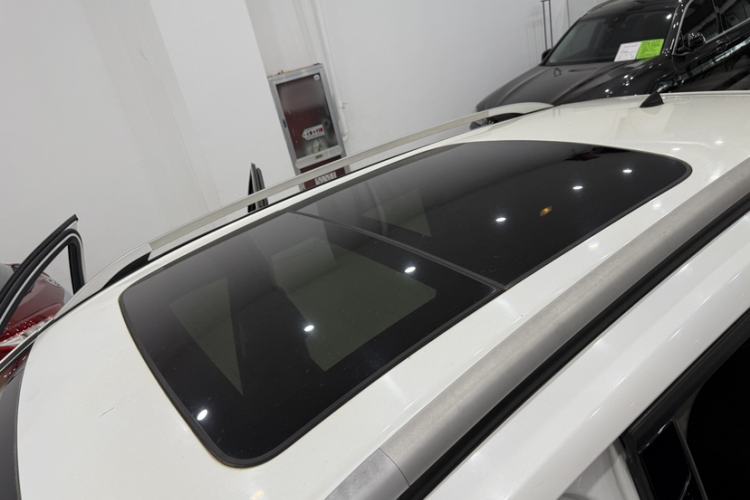 Used Ford Kuga 2013 1.6L GTDi Two-Wheel-Drive Trend Model Roof