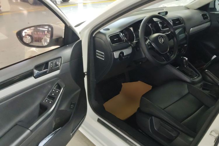 Used Volkswagen Sagitar 2015 1.6L Automatic Comfort Model Driver Seat