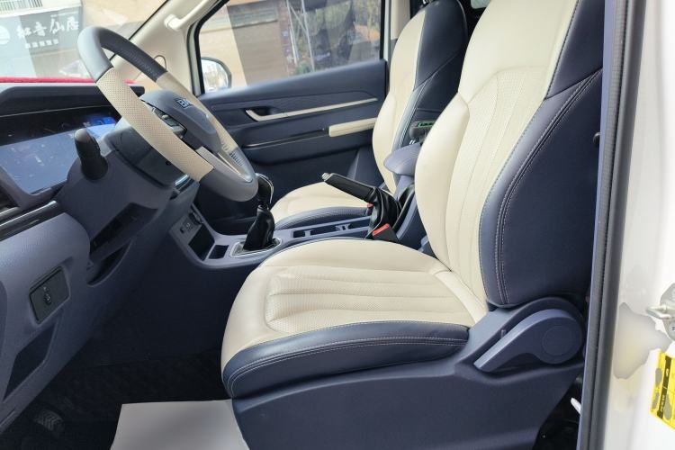 Used BAW Ruisheng Ace M7 2025 2.0L Manual Long Wheelbase Luxury Version 7 Seats
