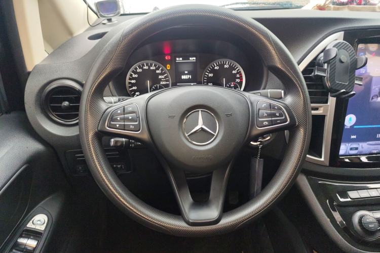 Used Mercedes-Benz Vito 2018 2.0T Elite Version 7 Seats China VI Emission Standard
