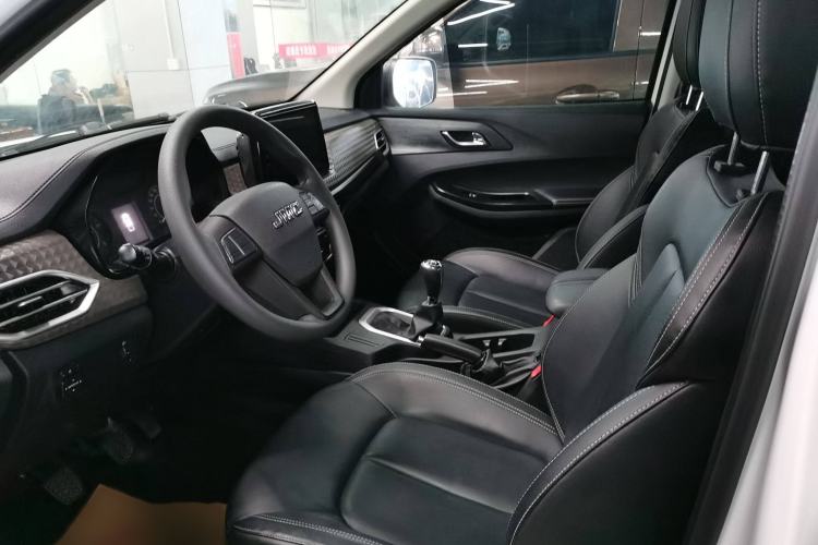 Used JMC Baodian 2023 2.5T Diesel Two-Wheel Drive Luxury Edition Standard Wheelbase JX4D25A6L