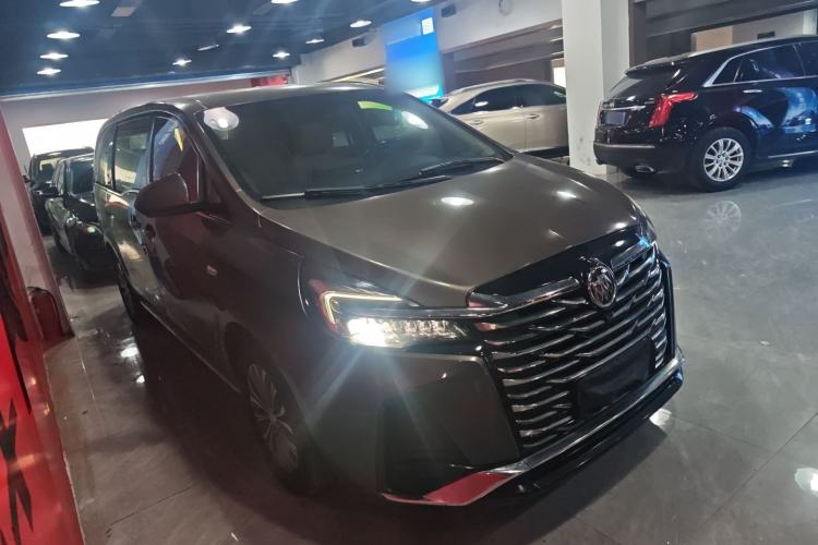 Used Buick GL8 2023 Facelifted Land Cruiser Executive Luxury Version