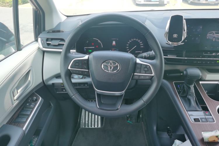 Used Toyota SIENNA 2026 Model 2.5L Dual-Engine Two-Wheel-Drive Comfort Edition Steering Wheel