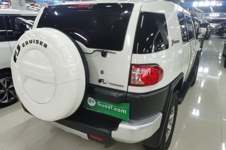 Used Toyota FJ Cruiser 2022 4.0L GX-R Dual Fuel JBL Middle East
