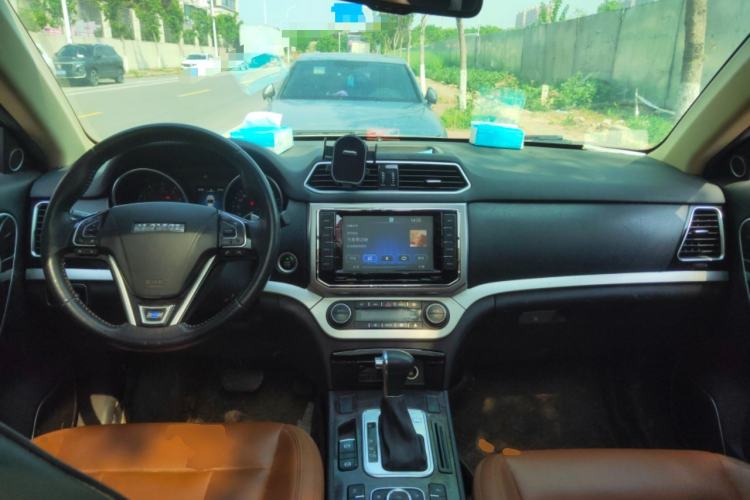 Used Haval H6 Coupe 2016 Blue Label 1.5T Automatic Two-Wheel Drive Elite Model Center Console