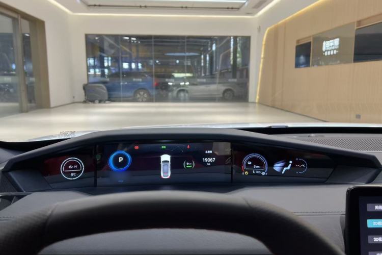 Used Changan UNI-V iDD 2023 Zhidian iDD 1.5T 113km Smart & Fun Version (Rapid Edition)