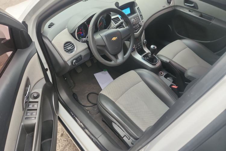 Used Chevrolet Cruze 2014 1.6L SL Millionth Anniversary Edition MT
