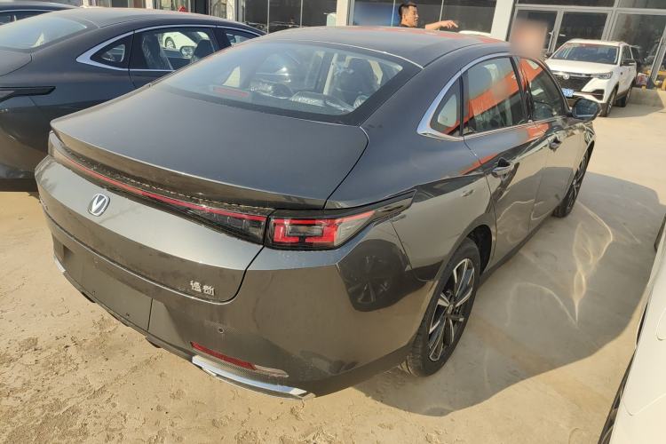 Used CHANGAN Eado 2025 Blue Whale 1.5T 500Bar Prestige Model
