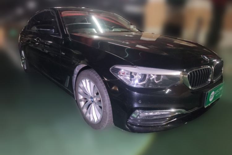 Used BMW 5 Series 2018 525Li Luxury Package Front Right 45 Deg