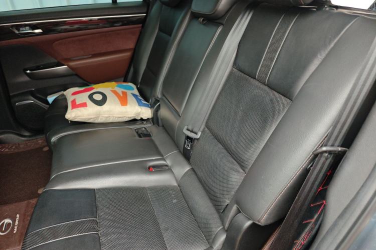 Used GAC Trumpchi GS8 2017 320T Two-Wheel Drive Luxury Smart Connectivity Version (7 Seats) Left Rear Seat