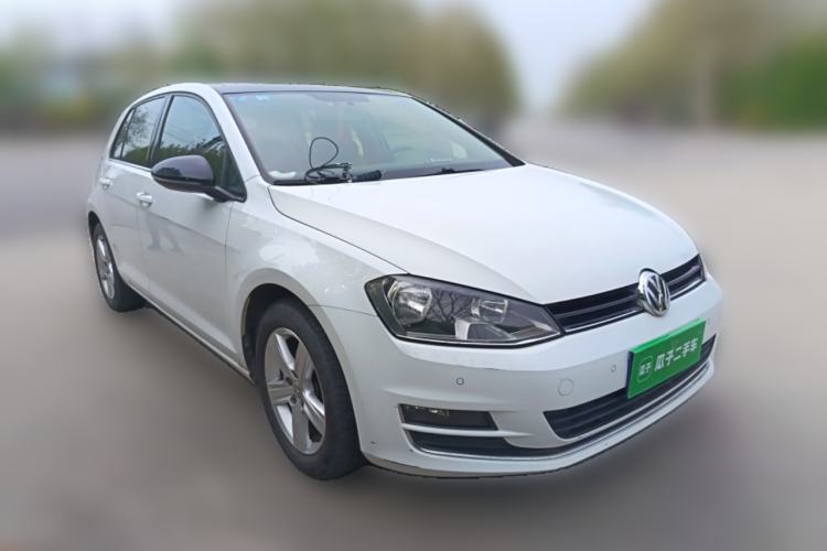 Used Volkswagen Golf 2017 1.6L Automatic Comfort Million-Vehicle Anniversary Edition Front Right 45 Deg