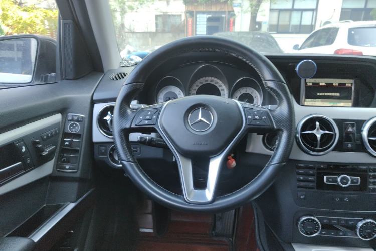 Used Mercedes-Benz GLK-Class 2013 GLK 300 4MATIC Dynamic Sunroof Model Steering Wheel