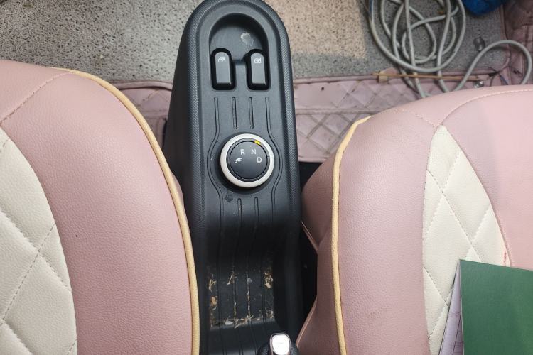 Used Wuling Hongguang MINIEV 2021 Macaron Fashion Edition Lithium-Ion Battery Gear Lever