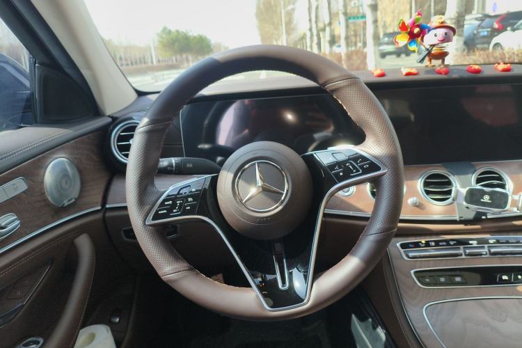 Used Mercedes-Benz E-Class 2021 Restyled E 300 L Luxury Edition Steering Wheel