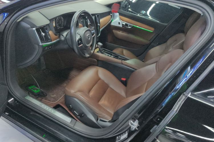 Used Volvo S90 2020 Facelifted T5 Zhiyi Luxury Edition
