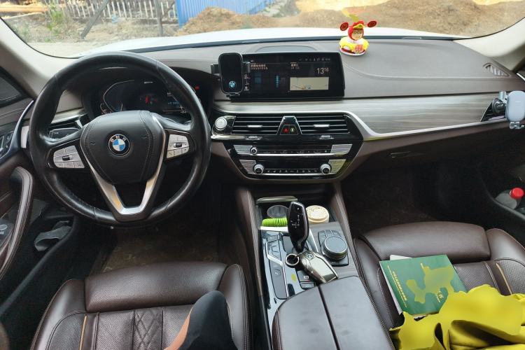 Used BMW 5 Series New Energy 2020 Mileage Upgrade Version 530Le Pioneer Edition Center Console