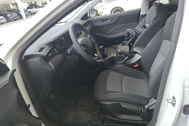 Used Roewe i5 2023 1.5L Manual Comfort Edition
