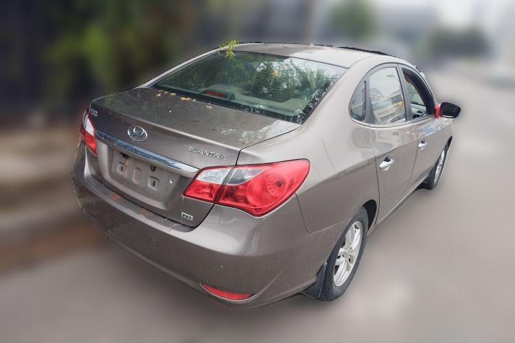 Used Hyundai Celesta 2011 1.6L Manual Luxury Model Rear Right 45 Deg