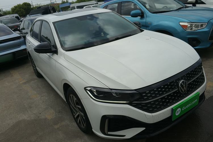 Used Volkswagen Lavida 2023 300TSI DSG Starry Full-Comfort Edition Front Right 45 Deg