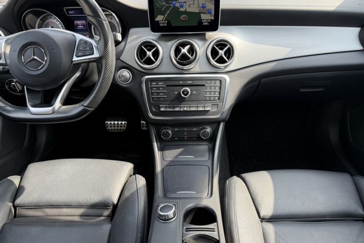 Used Mercedes-Benz CLA 2014 CLA 260 4MATIC Interior 10