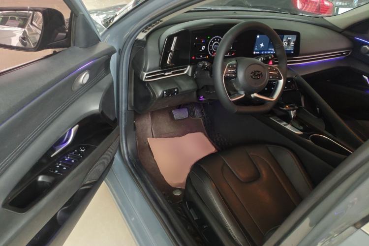 Used Hyundai Elantra 2021 1.5L CVT LUX Prestige Edition
