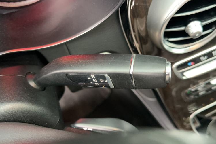 Used Mercedes-Benz GLC 2018 GLC 260 4MATIC Dynamic Edition Gear Lever
