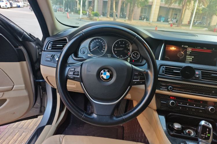 Used BMW 5 Series 2013 520Li Elegant Edition Steering Wheel