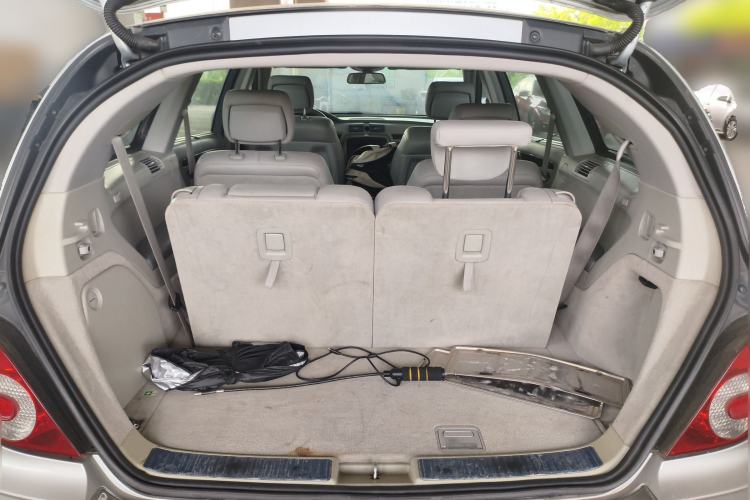 Used Mercedes-Benz R-Class 2010 R 350 L 4MATIC Grand Edition Trunk