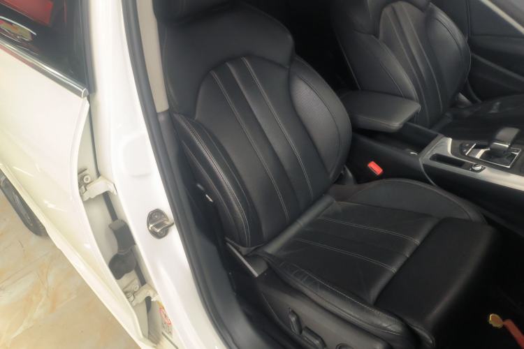 Used Audi A4L 2022 40 TFSI Fashion Dynamic Model Right Front Seat