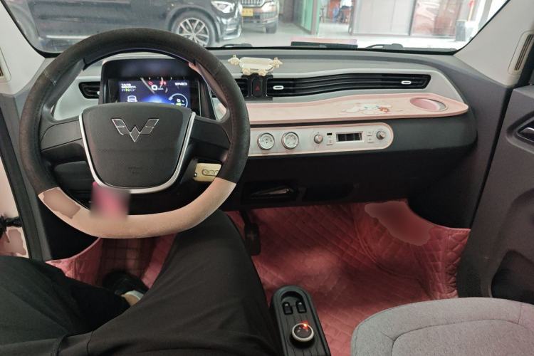 Used Wuling Hongguang MINIEV 2022 Macaron Premium Model – Lithium Iron Phosphate Center Console