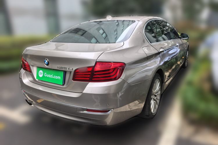 Used BMW 5 Series 2013 525Li Leading Model
