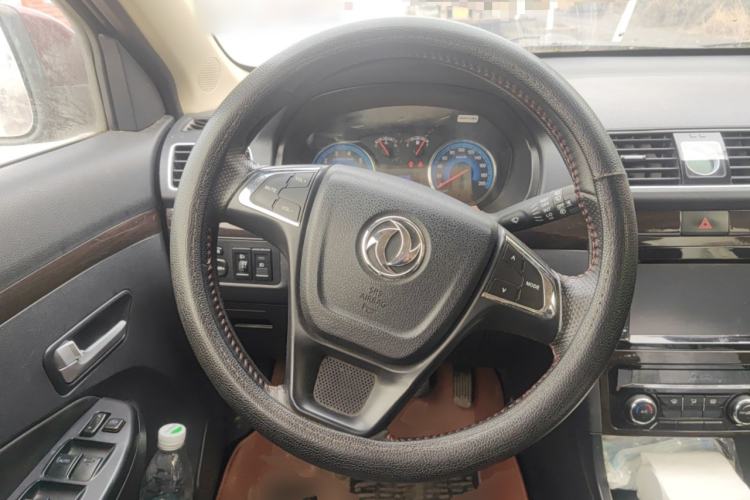 Used Dongfeng Fengon 370 2016 1.5L Manual Luxury 7-Seater Steering Wheel