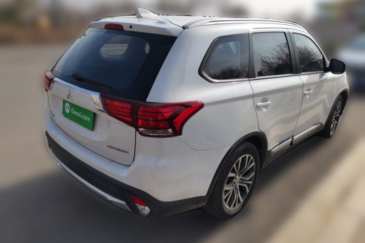 Used Mitsubishi Outlander 2017 2.0L Two-Wheel Drive Glory Edition 5 Seats
