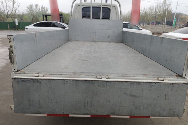 Used CHANGAN KUAYUE Zhe D5 2021 1.6L Standard Edition Double-Cab Flatbed with Dual Rear Wheels 3050mm Cargo Bed DAM16KL
