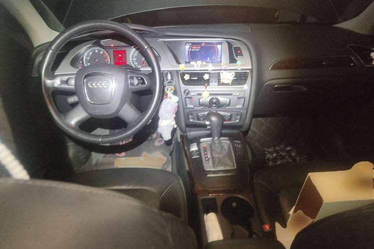 Used Audi A4L 2012 2.0 TFSI automatic Comfort trim level