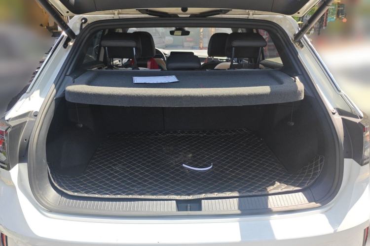 Used Volkswagen T-ROC 2023 300TSI DSG Two-Wheel-Drive Chen Guang Edition Trunk