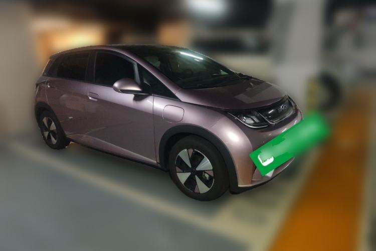 Used BYD Dolphin 2023 420 km Fashion Edition Front Right 45 Deg