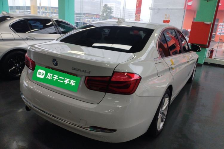 Used BMW 3 Series 2016 320Li Fashion Model Rear Right 45 Deg