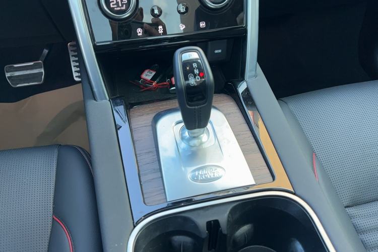 Used Land Rover Discovery Sport New Energy 2022 Facelifted P300e Plug-in Hybrid Electric Version
