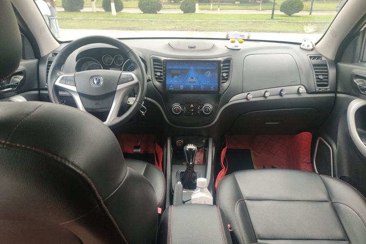 Used CHANGAN CS35 2015 1.6L Manual Luxury Model China V Standard Center Console