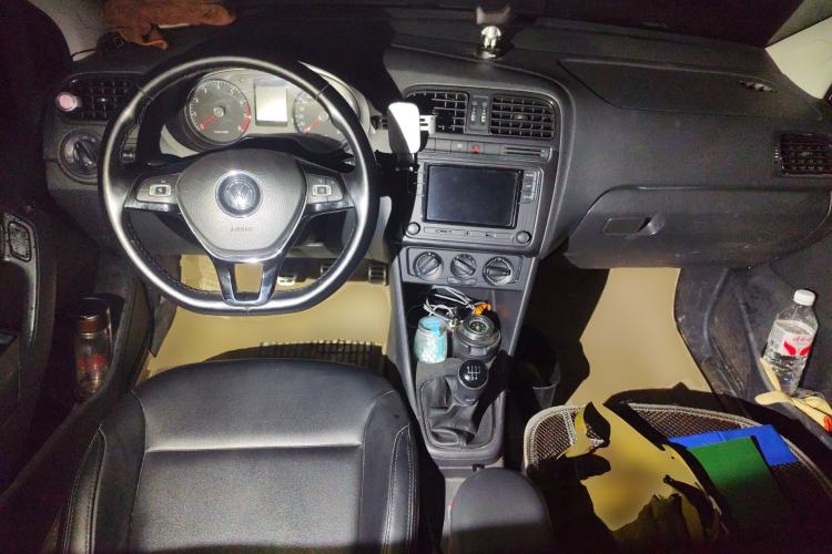 Used Volkswagen Polo 2014 1.4L Manual Fashion Edition Center Console