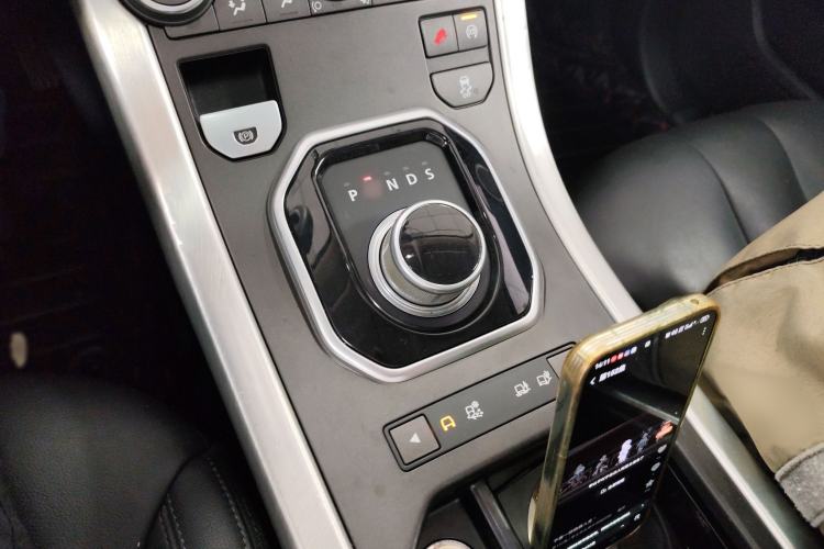 Used Land Rover Range Evoque 2015 2.0T Five-Door Zhiyao Edition Gear Lever