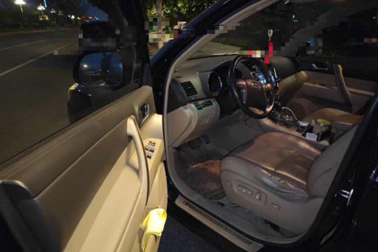 Used Toyota Highlander 2011 2.7L Two-Wheel Drive 7-Seater Luxury Edition