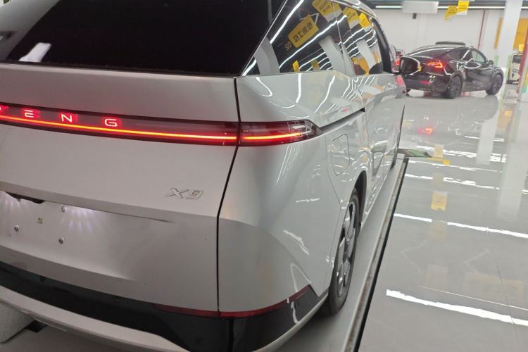 Used XPeng X9 2024 702 Ultra-Long Range Max Exterior 3