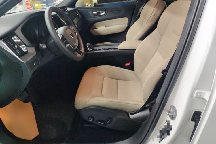 Used Volvo XC60 2026 B5 4x4 Smart Luxury Edition