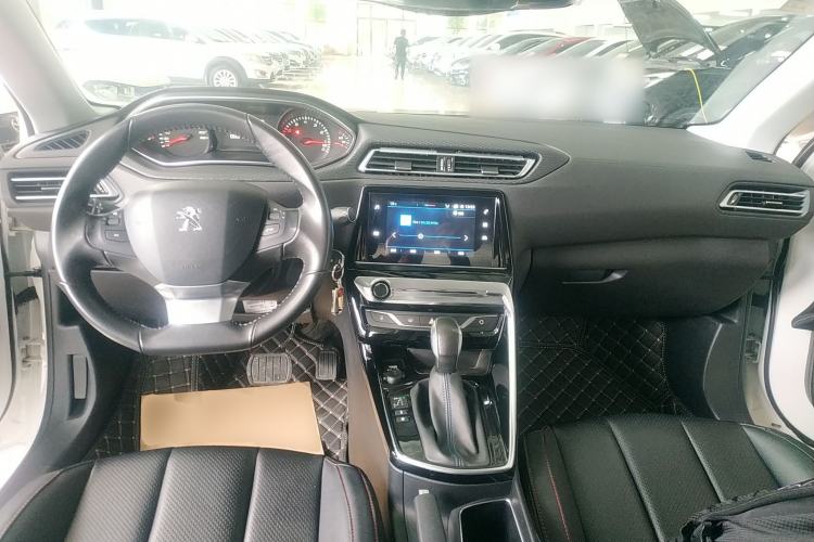 Used Peugeot 308 2018 1.6L Automatic Luxury Edition Center Console